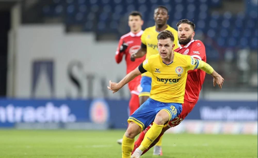 任何轻微的 任何轻微的