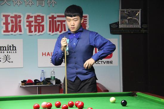 俱乐部与球 俱乐部与球