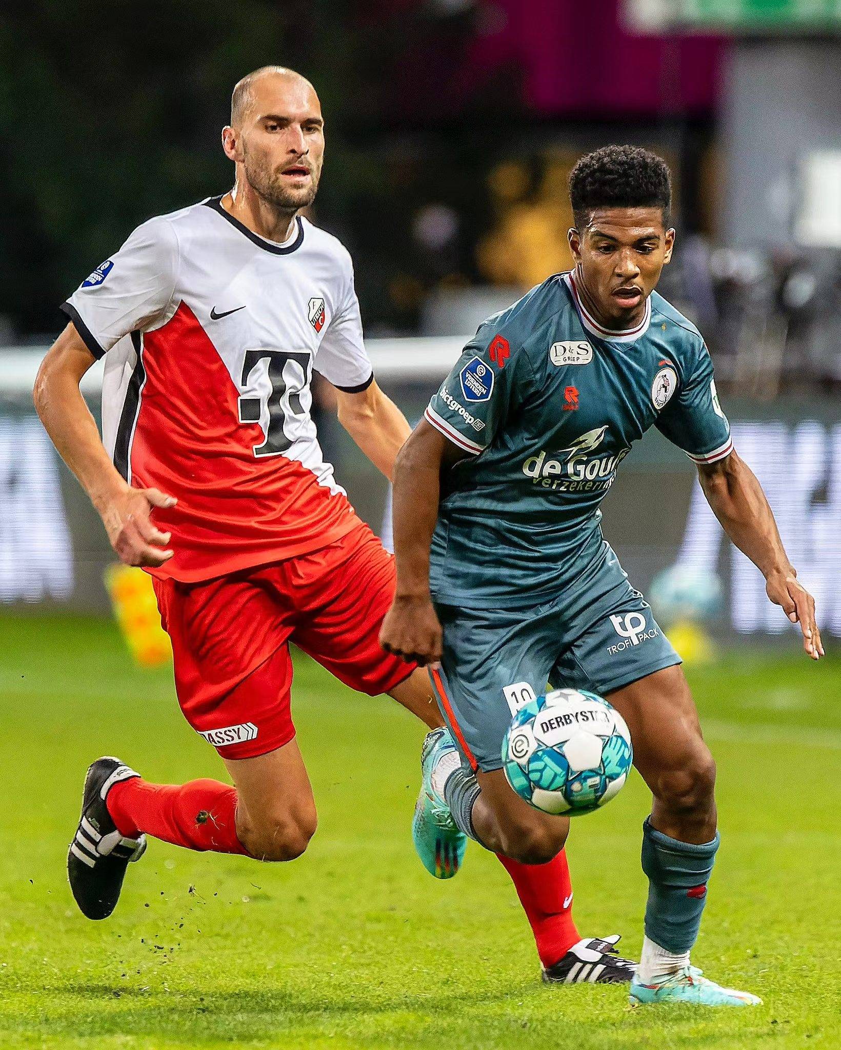 球队中拥有 球队中拥有