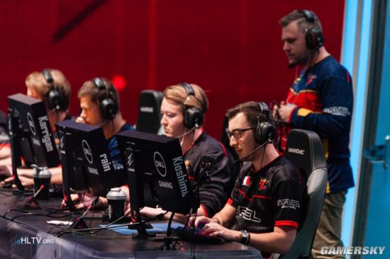 确实不配进 确实不配进